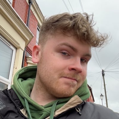 Floopythepup's profile picture. bussy