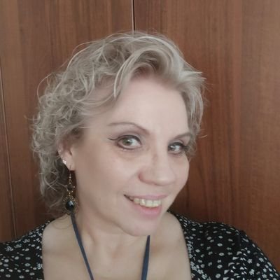 tequi_bis's profile picture. poznanianka, fanka kwiatów, gadów i heavy-metalu, bezpartyjna z dużą alergią na PIS #PYRA 🇵🇱🇺🇦