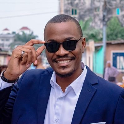 McbenJunior's profile picture. ⏳
𝐈𝐥 𝐧'𝐲 𝐚 𝐩𝐚𝐬 𝐝𝐞 𝐆𝐋𝐎𝐈𝐑𝐄 𝐬𝐚𝐧𝐬 𝐬𝐚𝐜𝐫𝐢𝐟𝐢𝐜𝐞.
𝐉'𝐚𝐢 𝐟𝐚𝐢𝐭 𝐦𝐚 𝐩𝐚𝐫𝐭...

📧Mankayabenitjunior@gmail.com