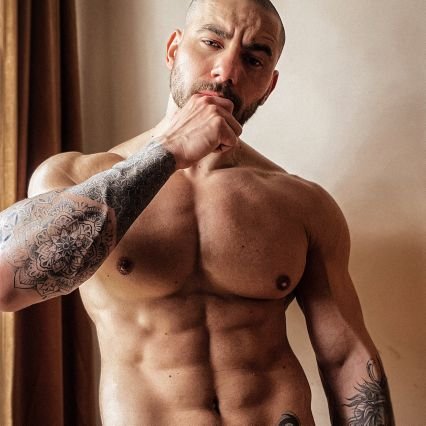 Y0UR_TEACH3R's profile picture. ﾠ...龘🉇! faz a pose, olha o flash.