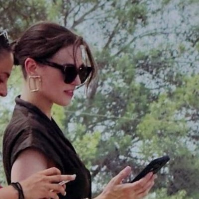 french girl fangirling over supercorp and carlice