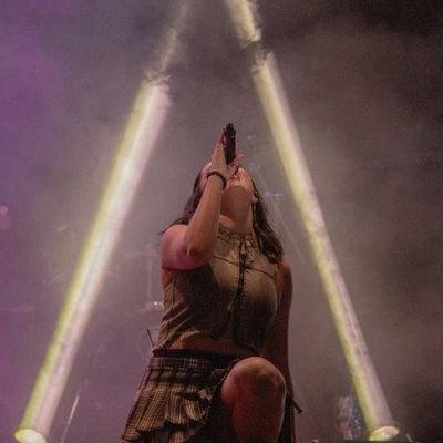 perdí mi cuenta antigua @tulipsarahh
Romántica del romanticismo