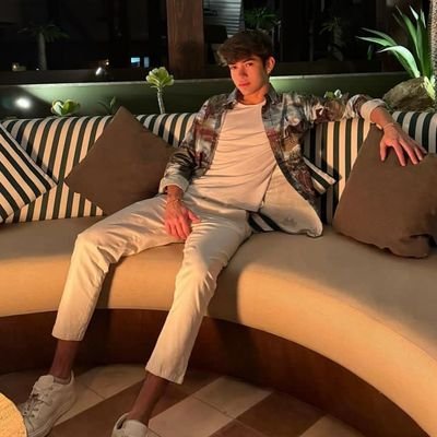 cartanoveloso6's profile picture. I am a hard-working and driven individual who isn't afraid to face a challenge.