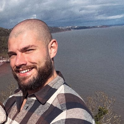 jackdcoulson's profile picture. Used to be fit but now stuck in toddler chaos & dad gut?
Tired of being the “fat dad” soft around the middle?
It's time to get moving, fella 👇