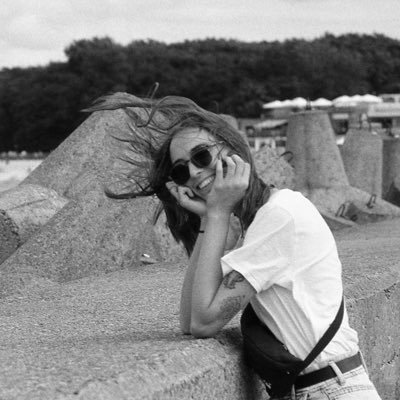 holkazpardubic's profile picture. divná v této době, studuju v Olomouci, nosím klobouk,  mám toxickej vztah s laktózou a hory jsou láska