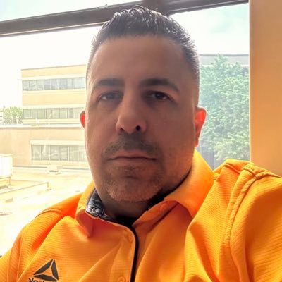 •Abogado •MSc en Derecho Laboral •CEO @tudesgranado •Line Cook 1 @eatnorthitalia •Driver Amazon Flex 📍Venezolano 🇻🇪 en Texas 🇺🇸