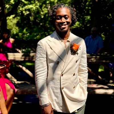 story architect | life choreographer | my weapon of choice is a 🖊️