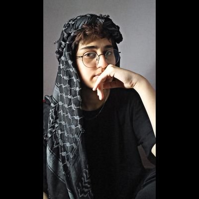 با خودکشی درد از بین نمیره فقط از تو انتقال پیدا میکنه به کسایی که دوستت داشتن.