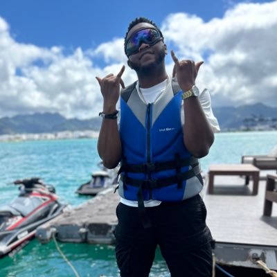 Bless Up & Boss Up ... MD Raised 🙌🏽 LA Living📍 MSUAlum 🐻 MBA 🎓 IG- @Ayye_Moe Events Page- @Livelovelifeent