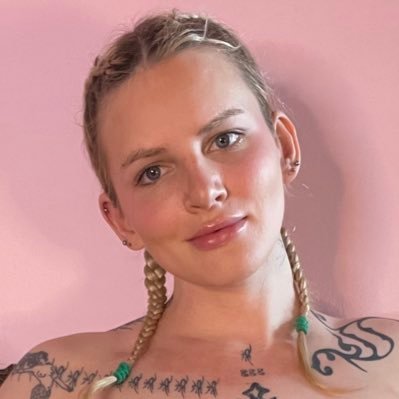 18+ NSFW | tatted t-girl 🏳️⚧️ | https://t.co/b1QjXigGpn | TOP 5% 💋 BOOK ME: astridtsoleil@protonmail.com
