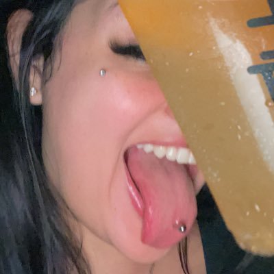 pequibabe's profile picture. Gostosa e depressiva 👹