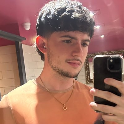 Finally made a Priv twitter 😌 Will accept if I know you, or via DM 🤑