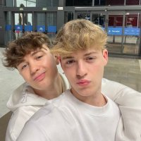 Axel and Daniel (@axelydaniel_) 's Twitter Profile