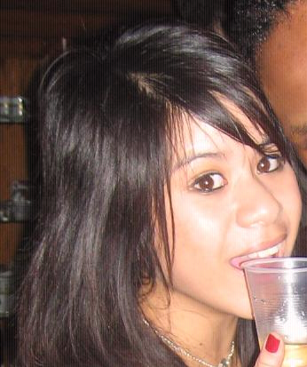 ChachaGoudre's profile picture. Si tu veux faire rire Dieu, parle-lui de tes projets... Oui c'est gai ! Sinon #actus #livetwitts et tout et rien :)