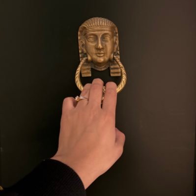 vanixpomerantz's profile picture. vvv