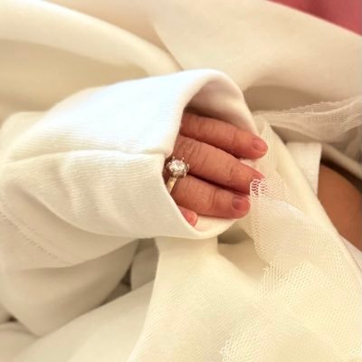 fatmah_j9's profile picture. 