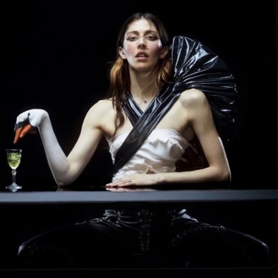 legoloserfr's profile picture. jihyo’s first & only wife / 17yo bassist / let me be a florist plea