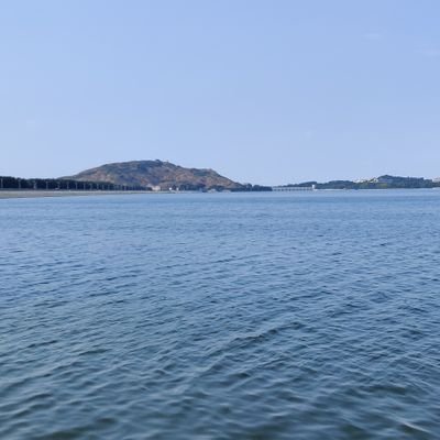 XJiangYAn's profile picture. 追求灵魂变得纯洁。用一生灵魂的修炼，使它在谢幕之时比开幕之初更为高尚。