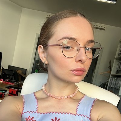 dariaartiuhova's profile picture. 