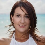 97M+ Google views, mastering online reputations & driving client attraction. Writes for top industry outlets like Business2Community, Thrive Global.