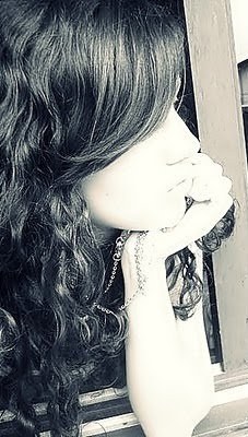Morena,cabelos cacheados,sou pisciana,adoro Restart e Luan Santana.Sou moderna,amiga,solteira e feliz.I Love Family Restart!