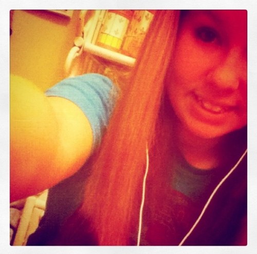 band_geek1998's profile picture. HEY. I'm 13 and im in the marching band. :) I also dance, abd I have more friends than you. :) bye!