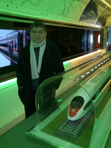 Captain_surpris's profile picture. Весь мир — театр.
В нем женщины, мужчины — все актеры.
У них свои есть выходы, уходы,
И каждый не одну играет роль.