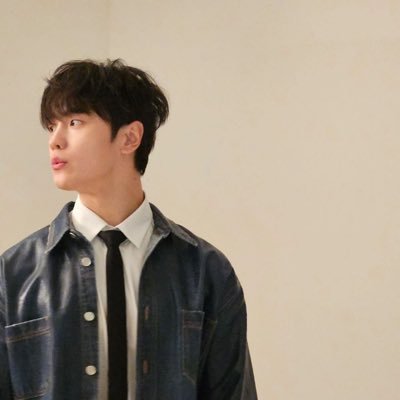 (봇) 진짜 배우님 아닙니다▪나무엑터스의 배우 김도완 || 1995년 3월 8일 || 예쁜 루이 아빠 ⚠️NOT REAL⚠️
