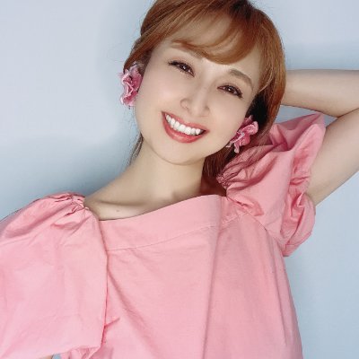 私は人生の断片を記録したいと思っています
年を取ってからまた見に来ると、きっと面白いですよ。
草花が好きで、庭でお茶を飲んだり本を読んだりするのが楽しくて、青い空と海が好きです。😊
人生は旅だ。旅の中でもっと面白い人やものに出会えることを楽しみにしています!🙏