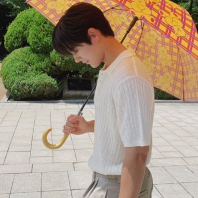 이젠 어덕행덕 할거임 예쁜것만봐도 모자란것이여 #현종감찬 제아재결합하면 따라다닐거야 동주니😍