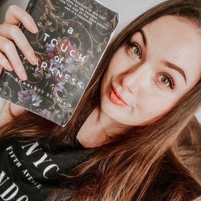 Just a girl with her books and slab of wood | 🌼 Book Blogger 🌼 https://t.co/o3mTBK5xq6