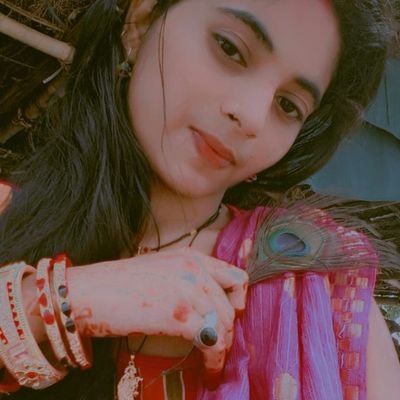 it_priyank4781's profile picture. ❣️Krishna lover❣️
बंसी सब सुर त्यागे है एक ही सुर में बाजे है हाल न पूछो मोहन का सब कुछ राधे राधे है।।  🦚राधे राधे 🦚
