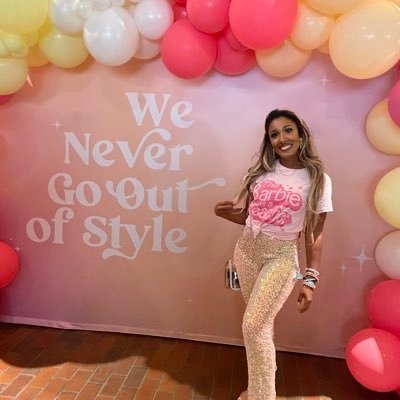 Hello!😁 I’m a kindergarten teacher at Spruce Creek Elementary✏️👩🏾🏫💁🏾♀️ I love to teach, learn, and anything that sparkles! 💖✨#iteachk @scesbobcats