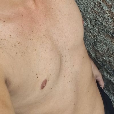 Passivo discreto, mas bem fogoso na cama.
Afim de satisfazer o macho e deixa lo louquinho pra voltar.