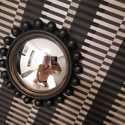 Tite_Bule's profile picture. 🌈
🤎🧡💛🤍🖤 🐻
On commence par le trou de la gloire et après, on voit où on va
♐, lune en passif
🥰 : 🧔🏻‍♂️, Kinky player, hairy bottom