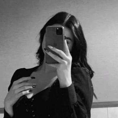 مستشاره في التحليل المالي والفني (حاصله علي شهاده