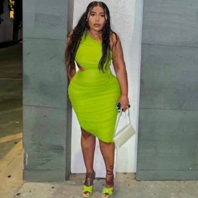 Sarahh__Liz's profile picture. Blooming flower