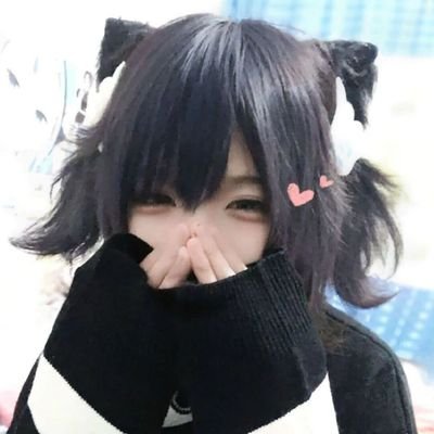 DwanXwan's profile picture. 我胡思乱想织成的毛衣 够你穿一辈子了