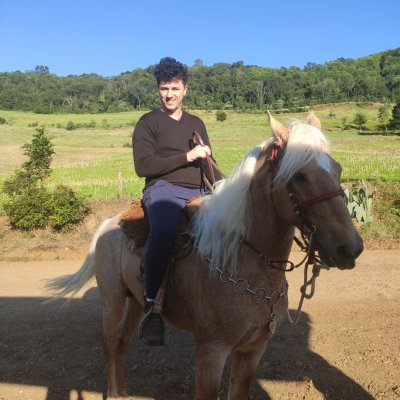 sr_lauris's profile picture. loves csgo, skins and technology.
I'm not a bot, but I like participating in some gw.