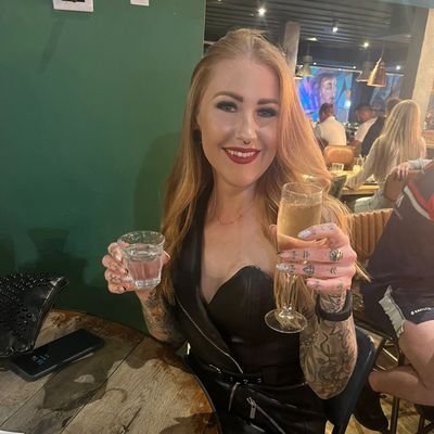 MegzRed's profile picture. Tattooed ginger. Cats and house plants. 
Vegan 🌱