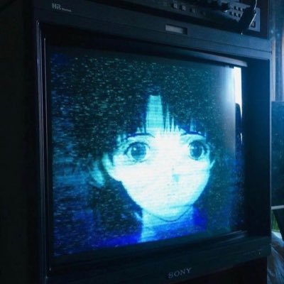 wired_lainon's profile picture. The internet is full! go away!