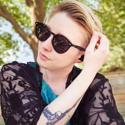 Ukulele Enthusiast. Eclectic Witch. Cat Parent.
Gluttonous Enby - Twitter Obsessed Misanthrope