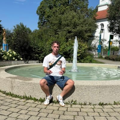 Trans man living w/ HIV • Twitter no longer in use, see pinned