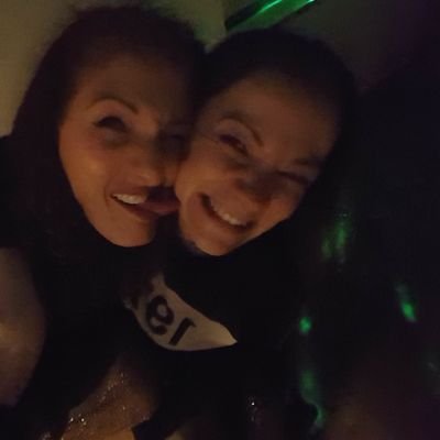 Leeds lass with Bitchy Resting Face. Big fan of crisps,exiled in Sheff, LUFC colours,loving my babies.Some roly poly little bat face girl.