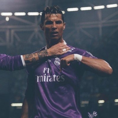love football ⚽️ YouTuber 🇵🇰 HalaMadrid 🤍 Follow me and I Will Follow back 👍🏼