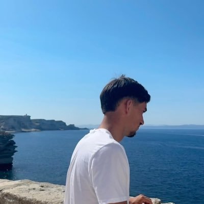 lucasssslg's profile picture. 