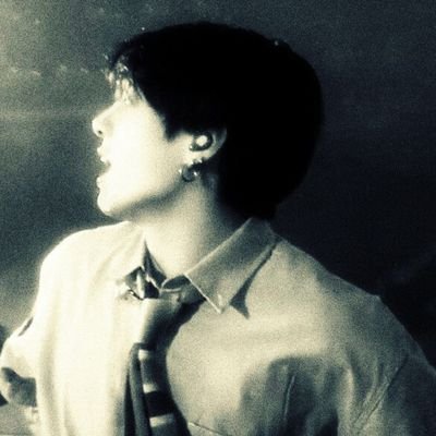 gnsocks's profile picture. 📹, untied shoelaces in the middle of the road.    

« priv for @oreosaregukkies »