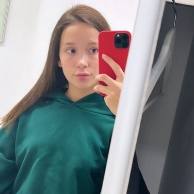 elizab52889's profile picture. 