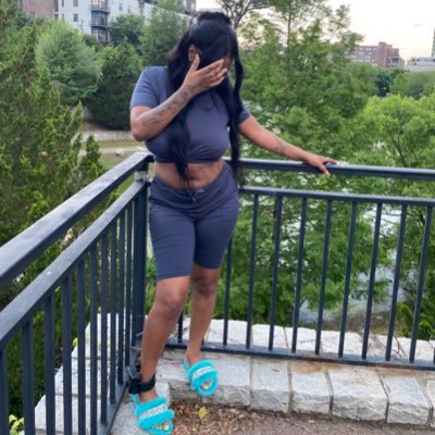 Ig: @thee.chinaawhitee Hated by most,but well respected😌👑now move around🙄💅🏾#RipTiana🌹 #RipMama🕊 #RipMeat👼🏽