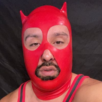 sexy, hairy, uncut, kinky, muscle papi who loves to show off & flex, wear sexxxy underwear & hot gear. Love using slutty cocksuckers & huffing poppers.